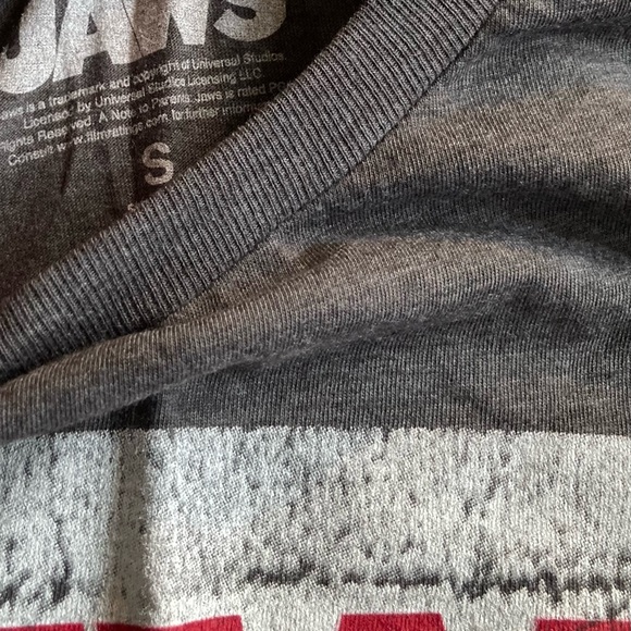 New men’s small JAWS tee shirt - Picture 3 of 4